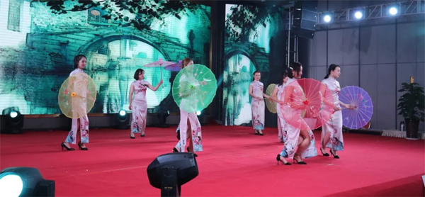 旗袍秀《梦里水乡》