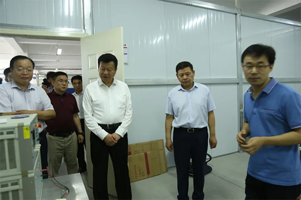 参观公司技术中心
